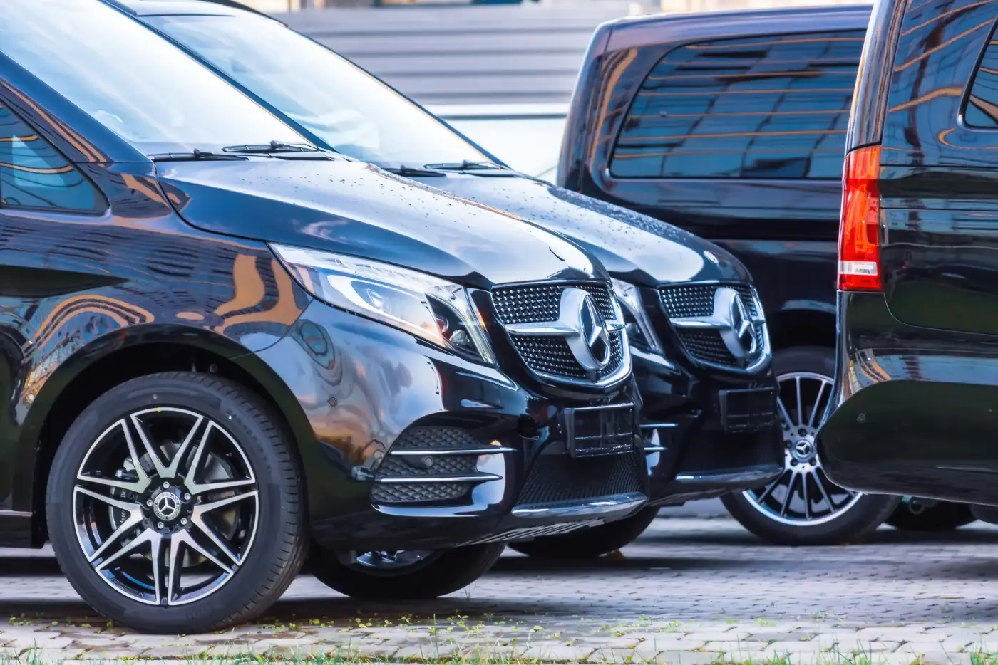 Luxe Mercedes taxi’s van Taxi Alphen voor personen- en groepsvervoer